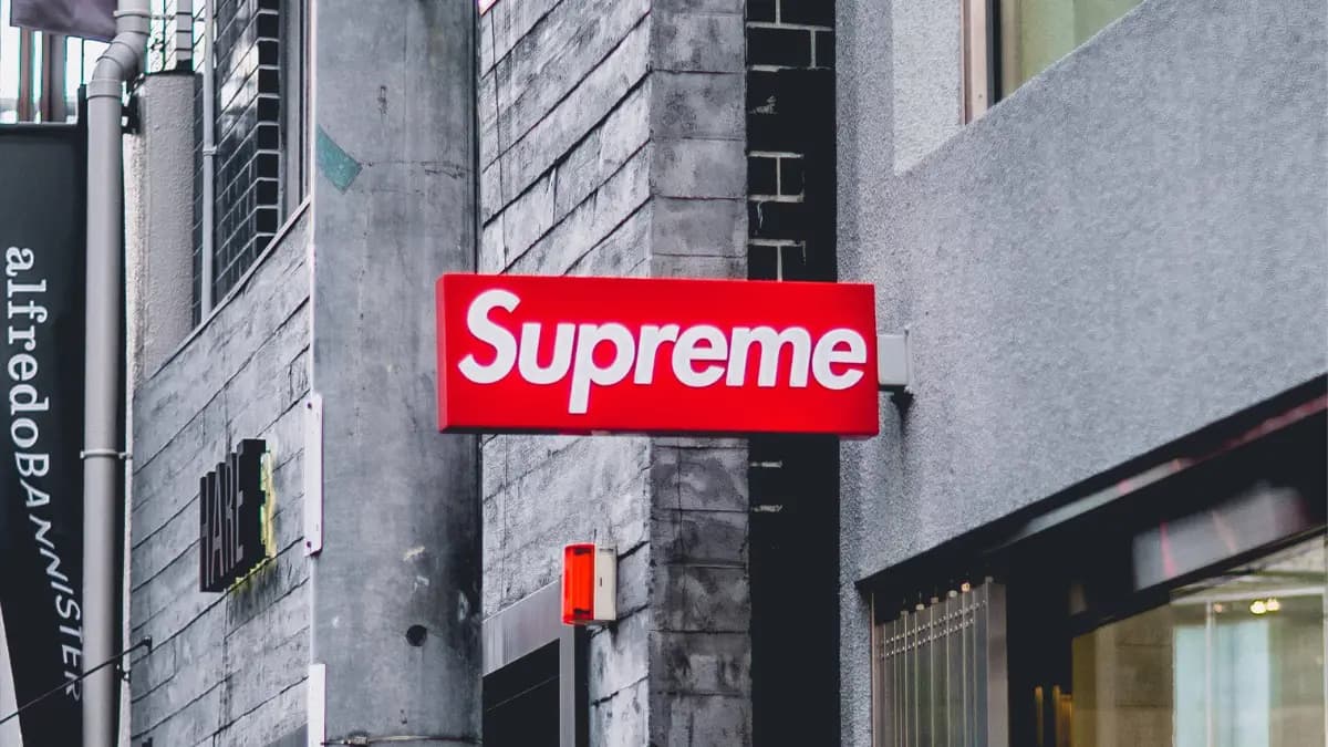 Supreme: Sự kết hợp độc đáo của thời trang và văn hóa đường phố Supreme: Sự kết hợp độc đáo của thời trang và văn hóa đường phố