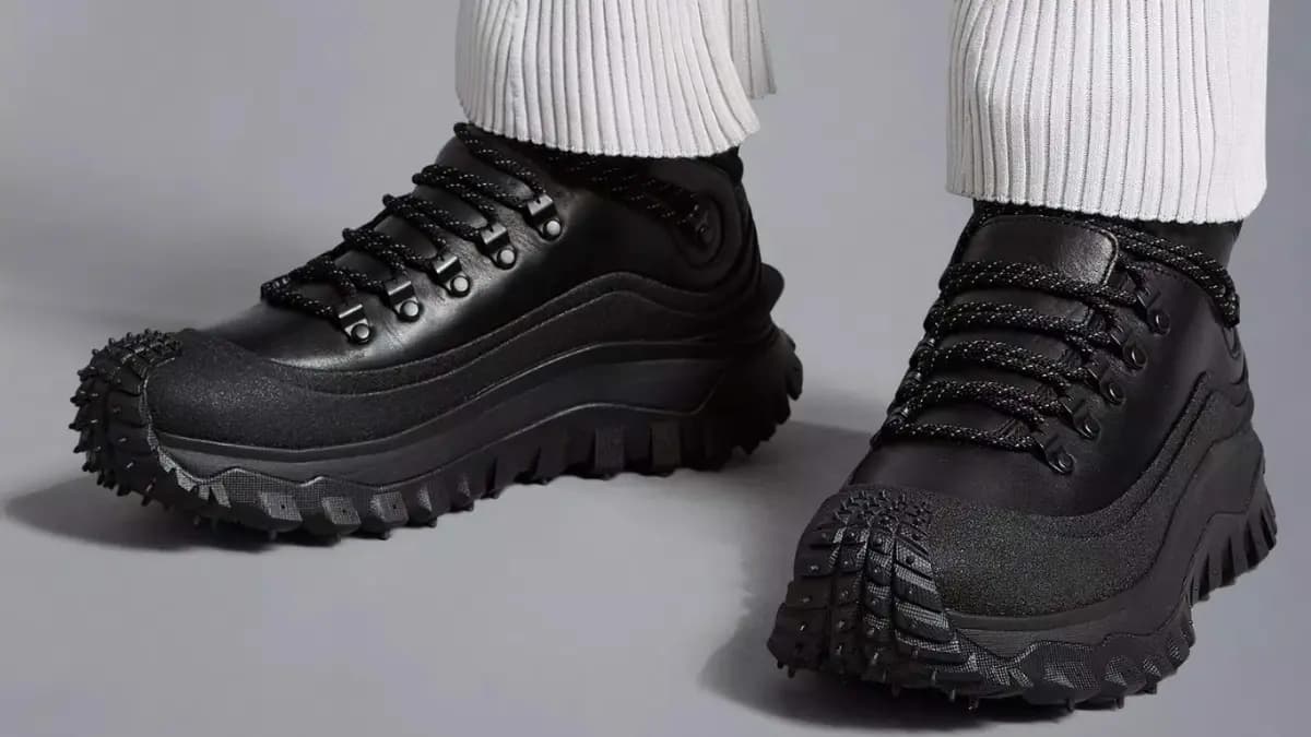 Những đôi sneaker màu đen không bao giờ lỗi mốt (Phần 1) Những đôi sneaker màu đen không bao giờ lỗi mốt (Phần 1)