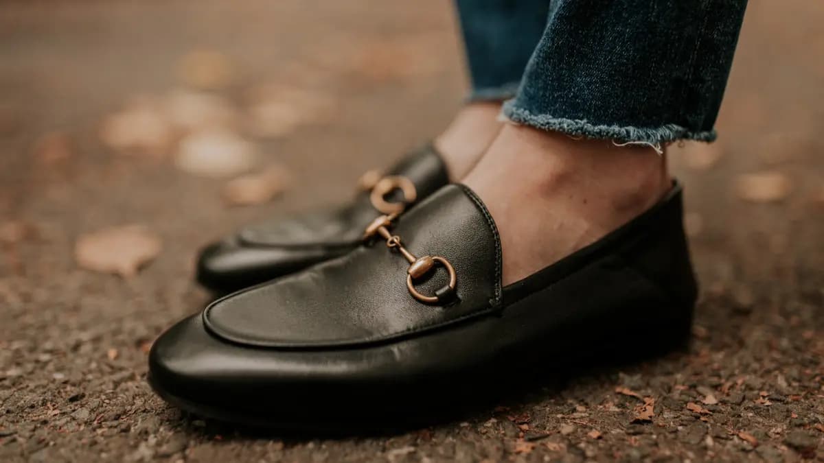 Legit check: Cách phân biệt Gucci Brixton Loafer Real và Fake Legit check: Cách phân biệt Gucci Brixton Loafer Real và Fake