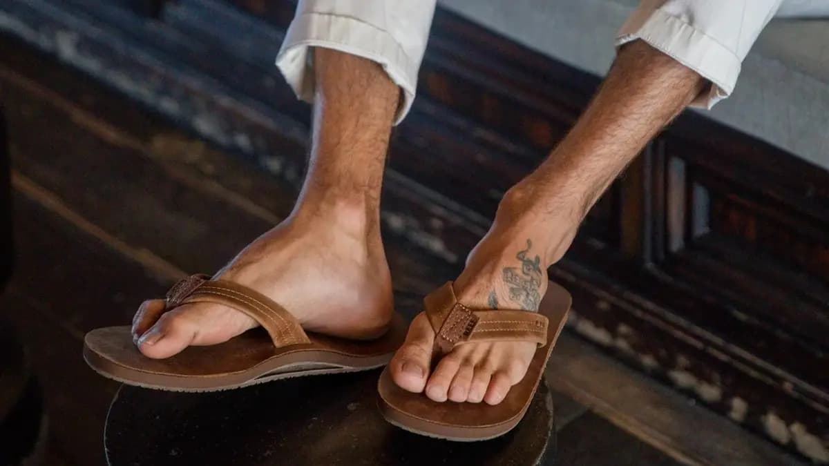 Những đôi sandal da tốt nhất dành cho nam hè 2023 này Những đôi sandal da tốt nhất dành cho nam hè 2023 này