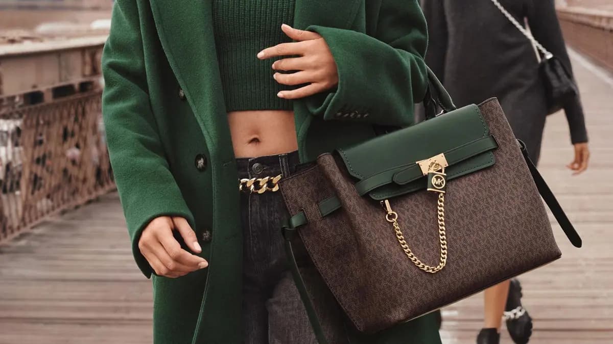 Điều gì khiến túi Michael Kors được ưa chuộng đến vậy? Điều gì khiến túi Michael Kors được ưa chuộng đến vậy?