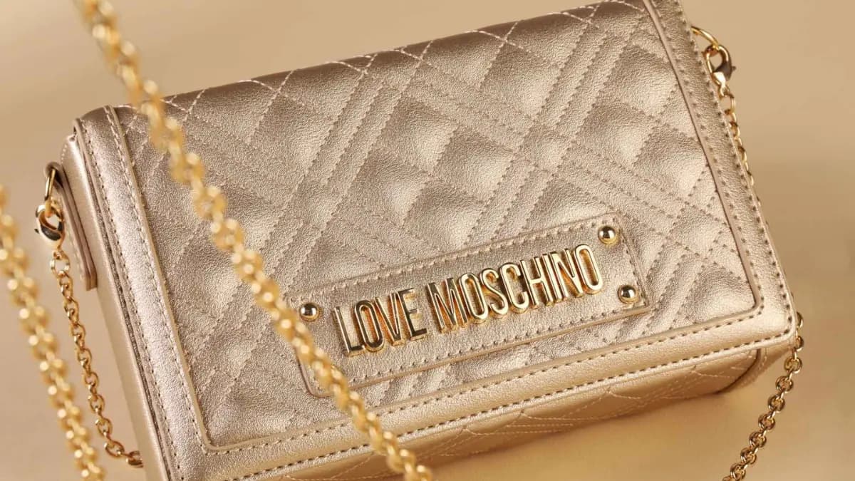Những điều bạn cần biết về Love Moschino đình đám Những điều bạn cần biết về Love Moschino đình đám