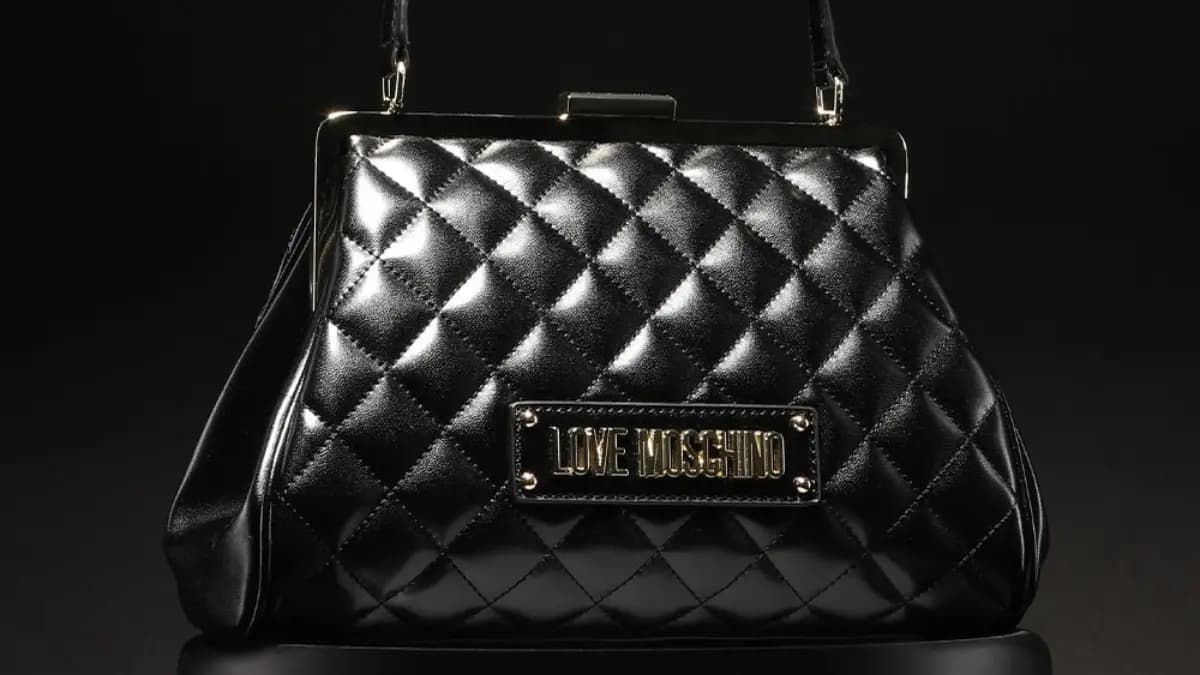 Túi hiệu Love Moschino có được làm bằng da thật không? Túi hiệu Love Moschino có được làm bằng da thật không?