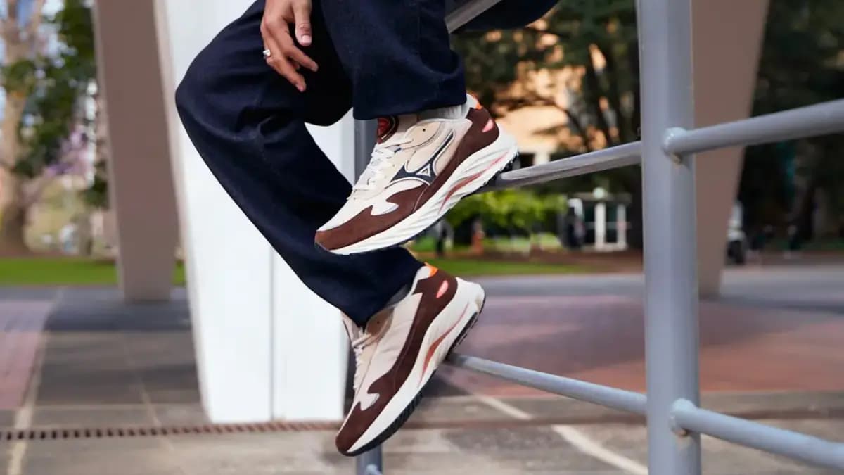 Diện Mizuno Wave Rider β thế nào để trông thật chuyên nghiệp? Diện Mizuno Wave Rider β thế nào để trông thật chuyên nghiệp?