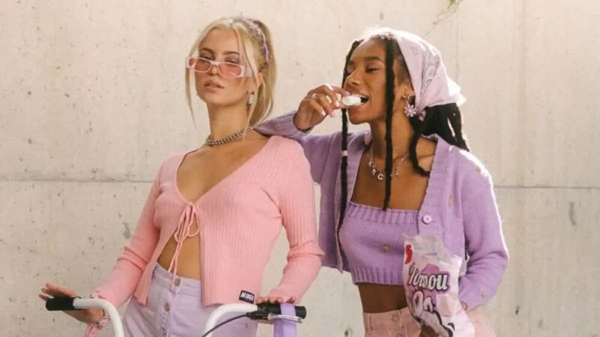 Y2K vẫn chưa hết hot: Cách làm mới xu hướng cho mùa sắp tới Y2K vẫn chưa hết hot: Cách làm mới xu hướng cho mùa sắp tới