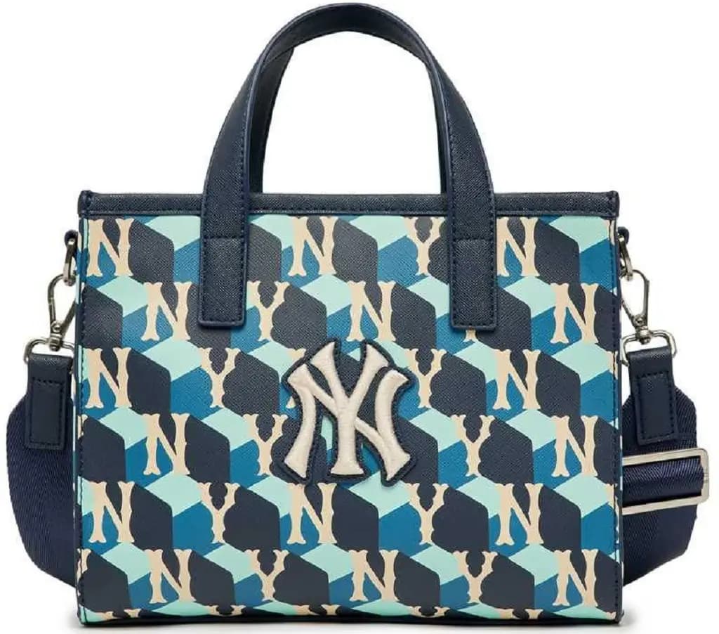 Túi MLB Cube Monogram 'Navy' 3AORS022N-50NYD Túi MLB Cube Monogram 'Navy' 3AORS022N-50NYD