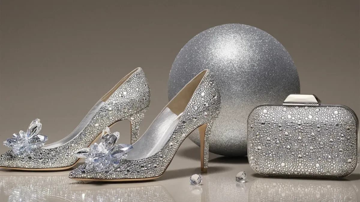 Lý do nào khiến Michael Kors quyết định mua lại Jimmy Choo? Lý do nào khiến Michael Kors quyết định mua lại Jimmy Choo?