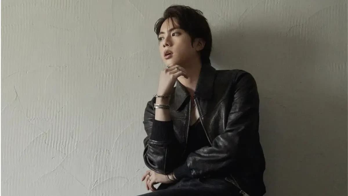 BST đồng hồ đáng ghen tị của Jin BTS: Cartier, Jaeger-LeCoultre... BST đồng hồ đáng ghen tị của Jin BTS: Cartier, Jaeger-LeCoultre...