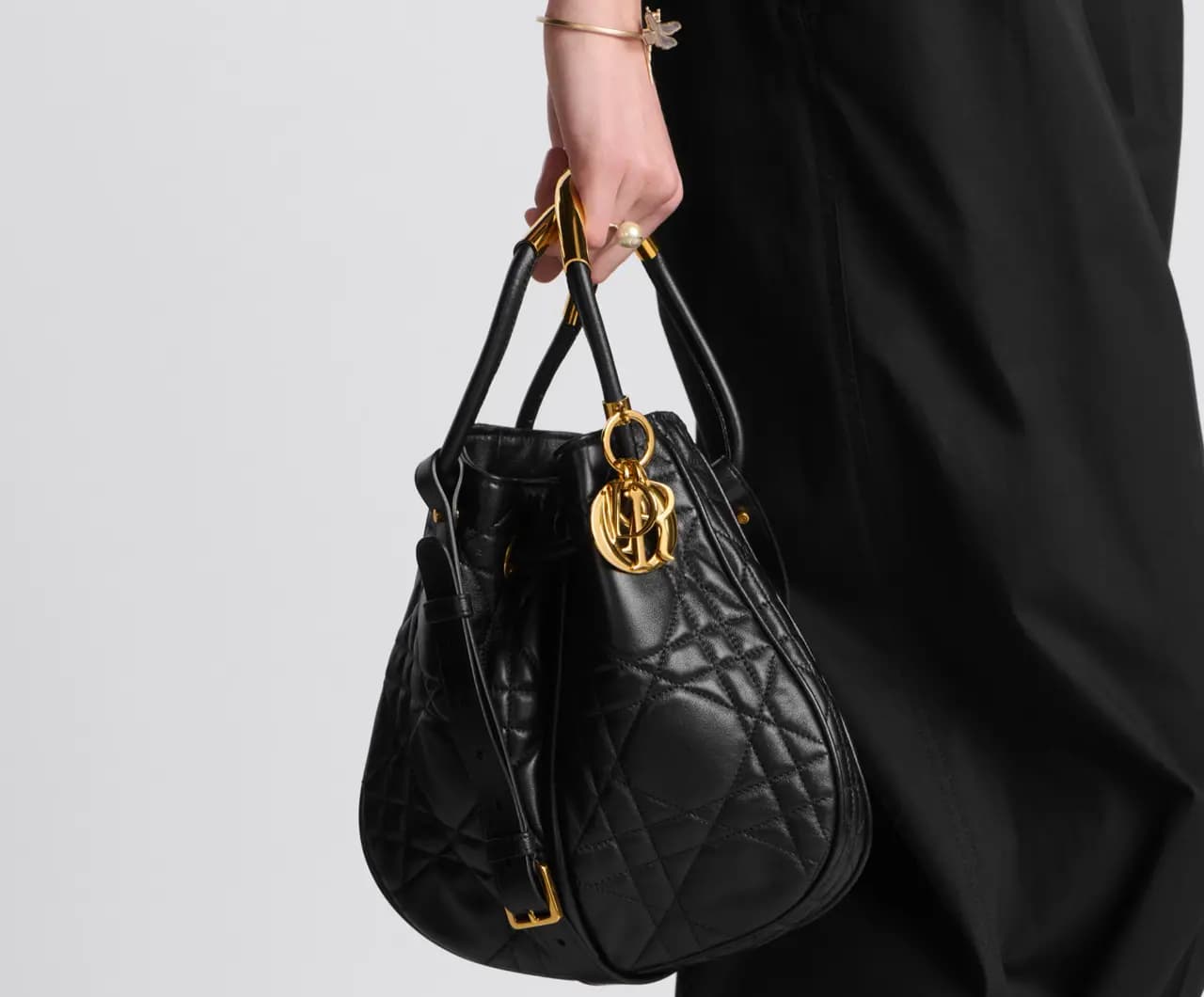 Dior Nolita - Sản phẩm tôn vinh sự đấu tranh của người phụ nữ Dior Nolita - Sản phẩm tôn vinh sự đấu tranh của người phụ nữ