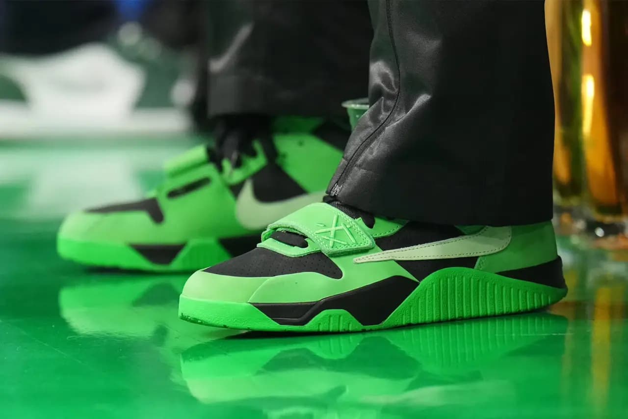 Travis Scott Bất Ngờ Xuất Hiện Với Jordan Jumpman Jack "Celtics" Travis Scott Bất Ngờ Xuất Hiện Với Jordan Jumpman Jack "Celtics"