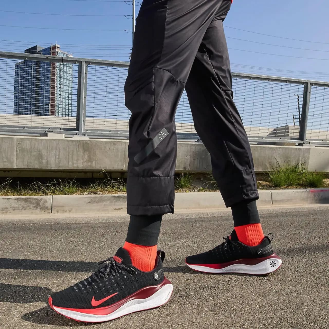 Giày Nike ReactX Infinity Run 4 'Black Fire Red' DR2665-007 Giày Nike ReactX Infinity Run 4 'Black Fire Red' DR2665-007