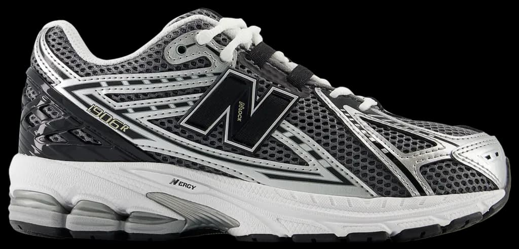 Giày New Balance 1906R GS 'Silver Metalic Black' GC1906CG Giày New Balance 1906R GS 'Silver Metalic Black' GC1906CG