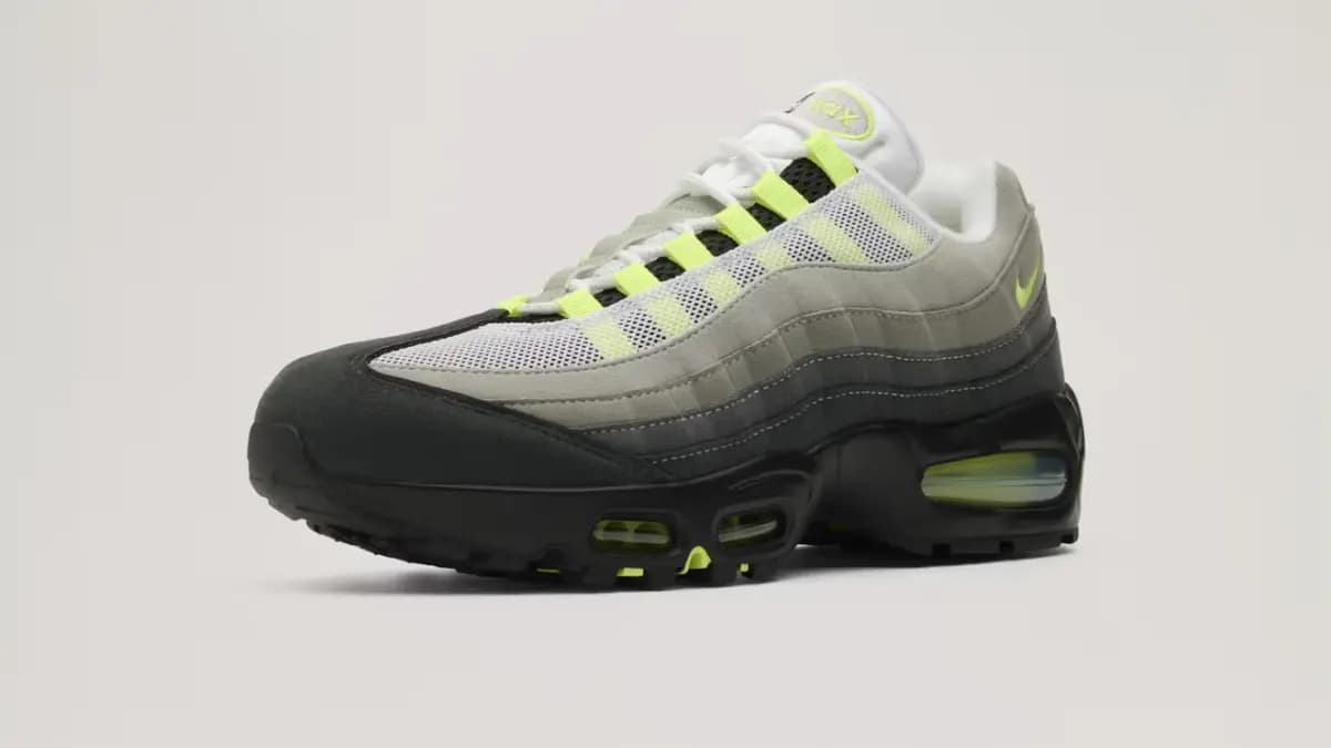 Nike Air Max 95 ‘Neon’ 2020 và 2025: Cải tiến hay hoài niệm? Nike Air Max 95 ‘Neon’ 2020 và 2025: Cải tiến hay hoài niệm?