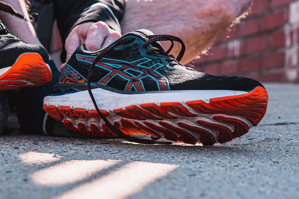 ASICS Gel Cumulus 27: Đối Tác Tin Cậy Cho Mỗi Bước Chạy ASICS Gel Cumulus 27: Đối Tác Tin Cậy Cho Mỗi Bước Chạy