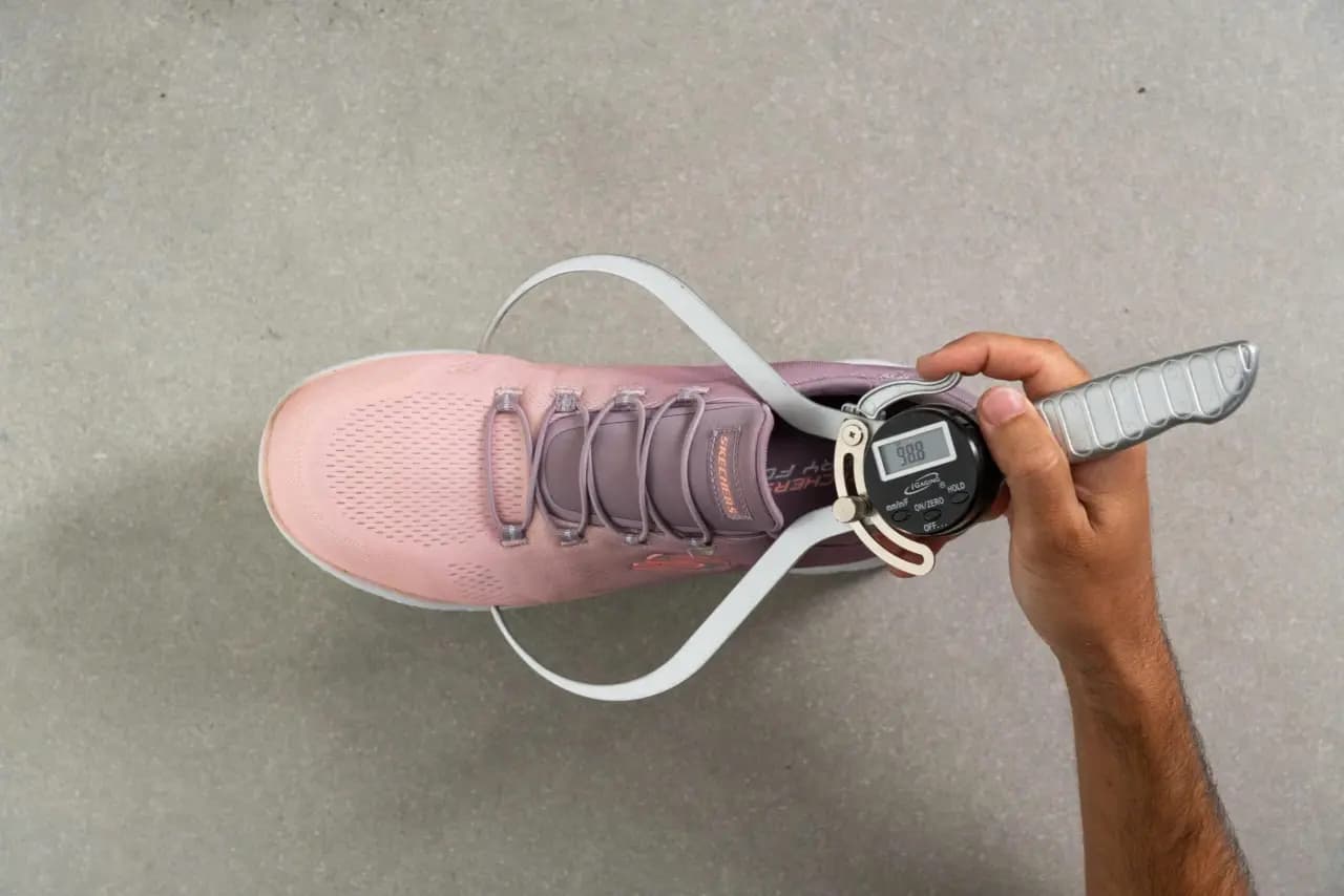 Skechers Summits: Tiện lợi, êm ái và phong cách cho mọi hoạt động Skechers Summits: Tiện lợi, êm ái và phong cách cho mọi hoạt động