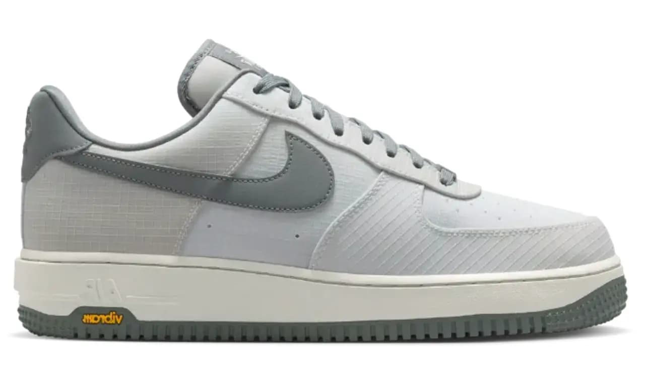 Giày Nike Air Force 1 Low LX Vibram 'Summit White Smoke Grey' IH1943-100 Giày Nike Air Force 1 Low LX Vibram 'Summit White Smoke Grey' IH1943-100