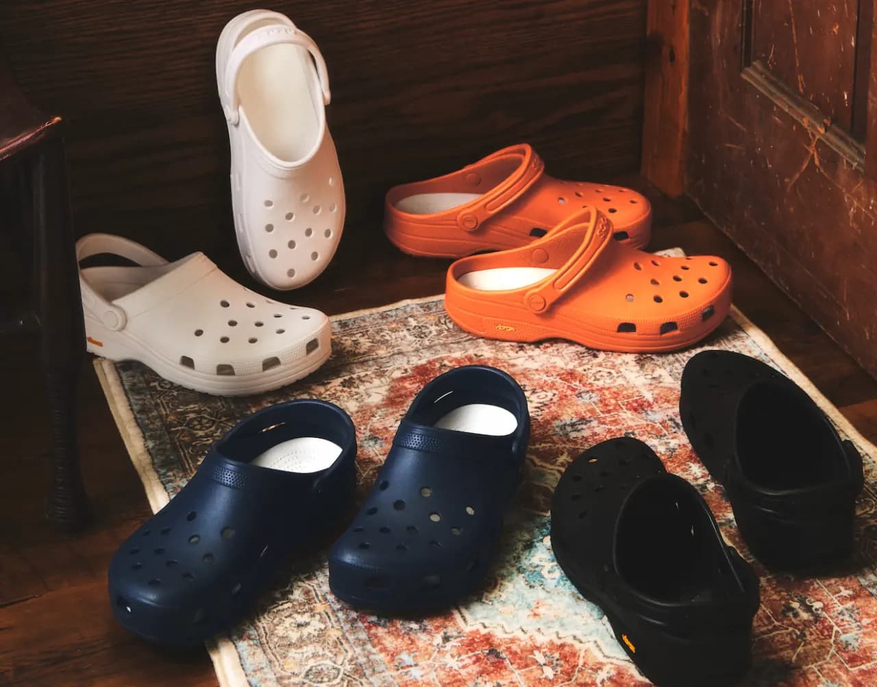 Crocs Classic EXP Clog nâng cấp với đế Vibram bền bỉ hơn Crocs Classic EXP Clog nâng cấp với đế Vibram bền bỉ hơn