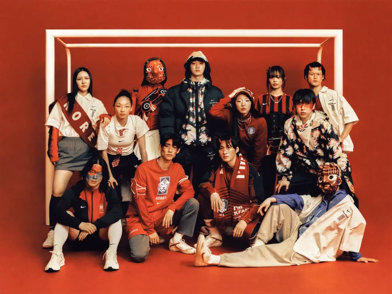 G-Dragon và Nike hé lộ bộ sưu tập PEACEMINUSONE x Hàn Quốc dành cho World Cup 2026 G-Dragon và Nike hé lộ bộ sưu tập PEACEMINUSONE x Hàn Quốc dành cho World Cup 2026