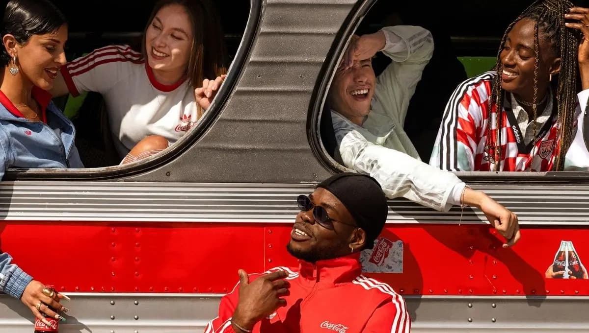 adidas Originals và Coca-Cola ra mắt bộ sưu tập World Cup 2026 adidas Originals và Coca-Cola ra mắt bộ sưu tập World Cup 2026