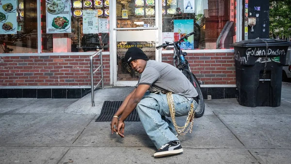 A$AP Rocky đưa Puma Suede '94 huyền thoại trở lại sau hơn 30 năm A$AP Rocky đưa Puma Suede '94 huyền thoại trở lại sau hơn 30 năm