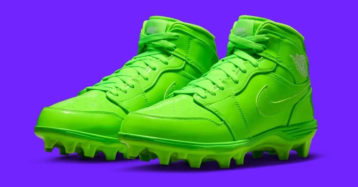 Air Jordan 1 Mid TD Electric Green xuất hiện cùng Jalen Hurts Air Jordan 1 Mid TD Electric Green xuất hiện cùng Jalen Hurts