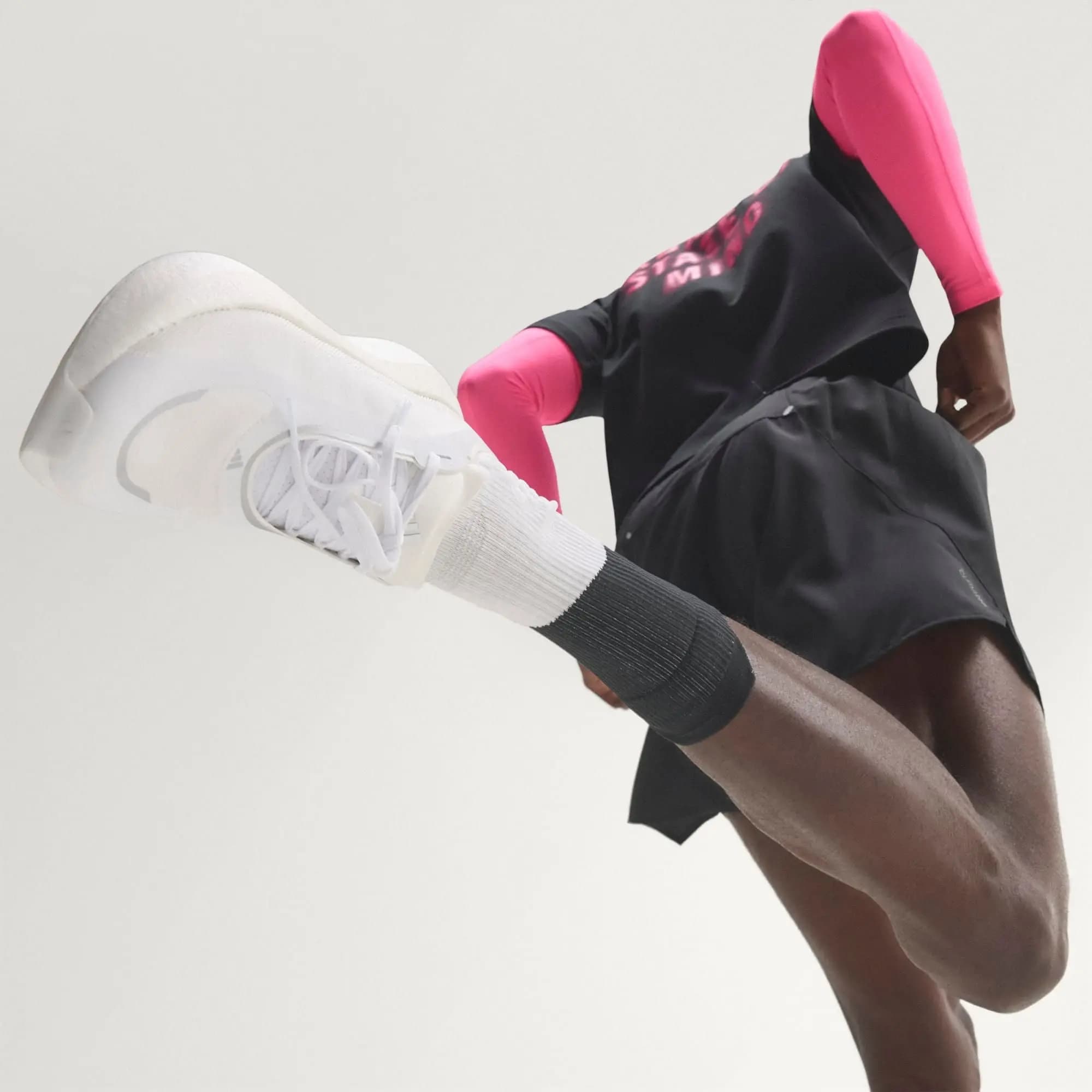 Adidas Hyperboost EPHR LT: Siêu Phẩm Giày Chạy Bộ Siêu Nhẹ Adidas Hyperboost EPHR LT: Siêu Phẩm Giày Chạy Bộ Siêu Nhẹ