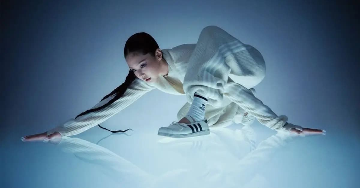JENNIE x adidas Superstar làm mới thiết kế với cảm hứng ballet JENNIE x adidas Superstar làm mới thiết kế với cảm hứng ballet