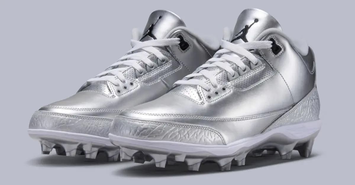 Jordan 3 Mid TD “Metallic Silver” khoác diện mạo bóng bầu dục mới Jordan 3 Mid TD “Metallic Silver” khoác diện mạo bóng bầu dục mới