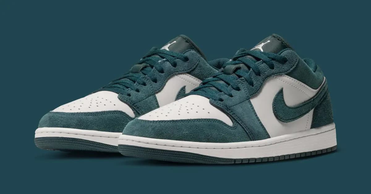 Jordan 1 Low Midnight Spruce nổi bật với sắc xanh mùa thu Jordan 1 Low Midnight Spruce nổi bật với sắc xanh mùa thu