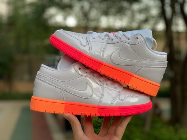 Giày Nike Air Jordan 1 Low GS 'Sunset Sole' 554723-100 - Hình ảnh 3