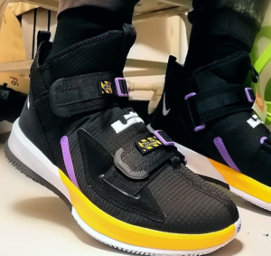 Alternative view of Giày Nike LeBron Soldier 13 SFG 'Lakers' AR4225-004