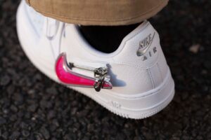 Alternative view of Giày Nike Air Force 1 '07 Premium 'Zip Swoosh' CW6558-100
