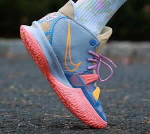 Alternative view of Giày Nike Kyrie 7 'Expressions' DC0589-003