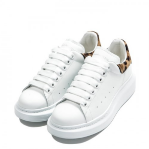 Alternative view of Giày Alexander McQueen Wmns Oversized Sneaker 'White Leopard' 586407-WHWKM-9369