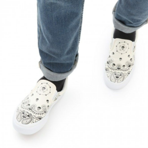 Giay Vans Classic Slip-On 'Bandana Classic White' VN0A33TB42S