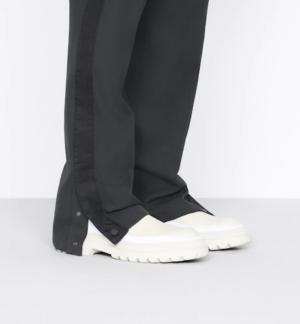 Alternative view of Giày Dior And Sacai Chelsea Boot Cream Nubuck Calfskin 3BO278ZHO-H060