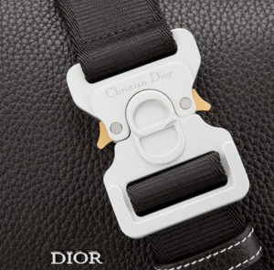 Tui Dior Lingot 22 Bag Black Grained Calfskin 1ADPO249ULC-H00N