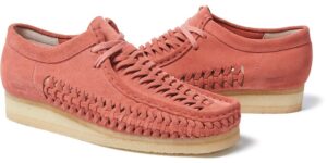 Giay Clarks x Supreme Woven Wallabee 'Pink' 261-60847