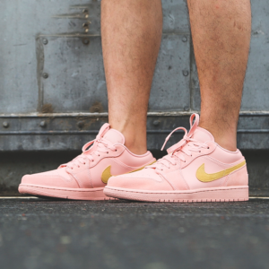 Alternative view of Giày Nike Air Jordan 1 Low 'Coral Stardust' CJ9216-676