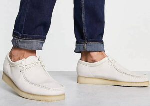 Giay Clarks Wallabee 'Off White Nubuck' 261-66299