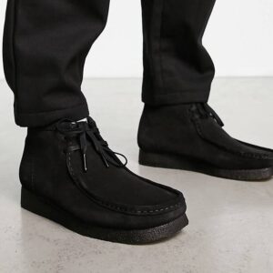 Giay Clarks Wallabee Boot 'Black Suede' 261-55517