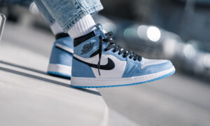 Alternative view of Giày Nike Air Jordan 1 Retro High OG 'University Blue' 555088-134