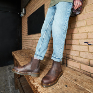 Alternative view of Giày Dr Martens 2976 Yellow Stitch Crazy Horse Leather Chelsea Boots 27486201