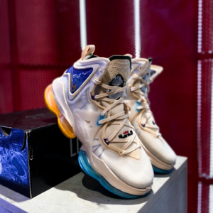 Giay Nike Lebron 19 Low 'Hawaii' DQ8344-600