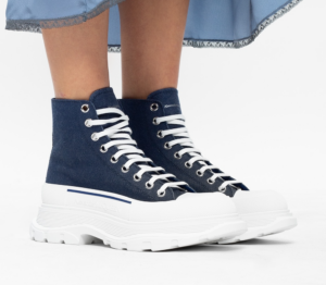 Alternative view of Giày Alexander McQueen Wmns Tread Slick Boots 'Indigo' 611706-W4PD1-4177