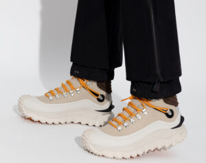 Giay Moncler Trailgrip Gtx High Trainers 'Beige' H209A4M00200M2437P19