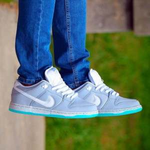Alternative view of Giày Nike SB Dunk Low 'Marty McFly' 313170-022