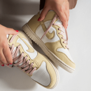 Giay Nike Dunk High Team 'Gold Dust' DX3452-700