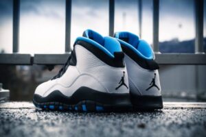 Alternative view of Giày Nike Air Jordan 10 Retro 'Powder Blue' 2014 310805-106