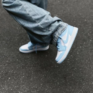 Alternative view of Giày Nike Air Jordan 1 Low 'Aluminum' DC0774-141